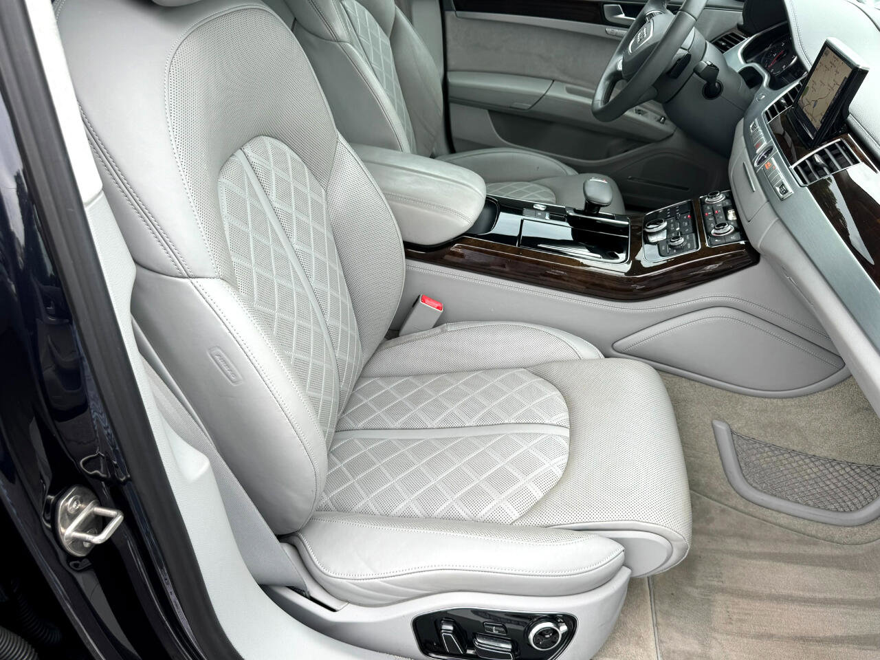 Used 2015 Audi A8 4.0T image 34