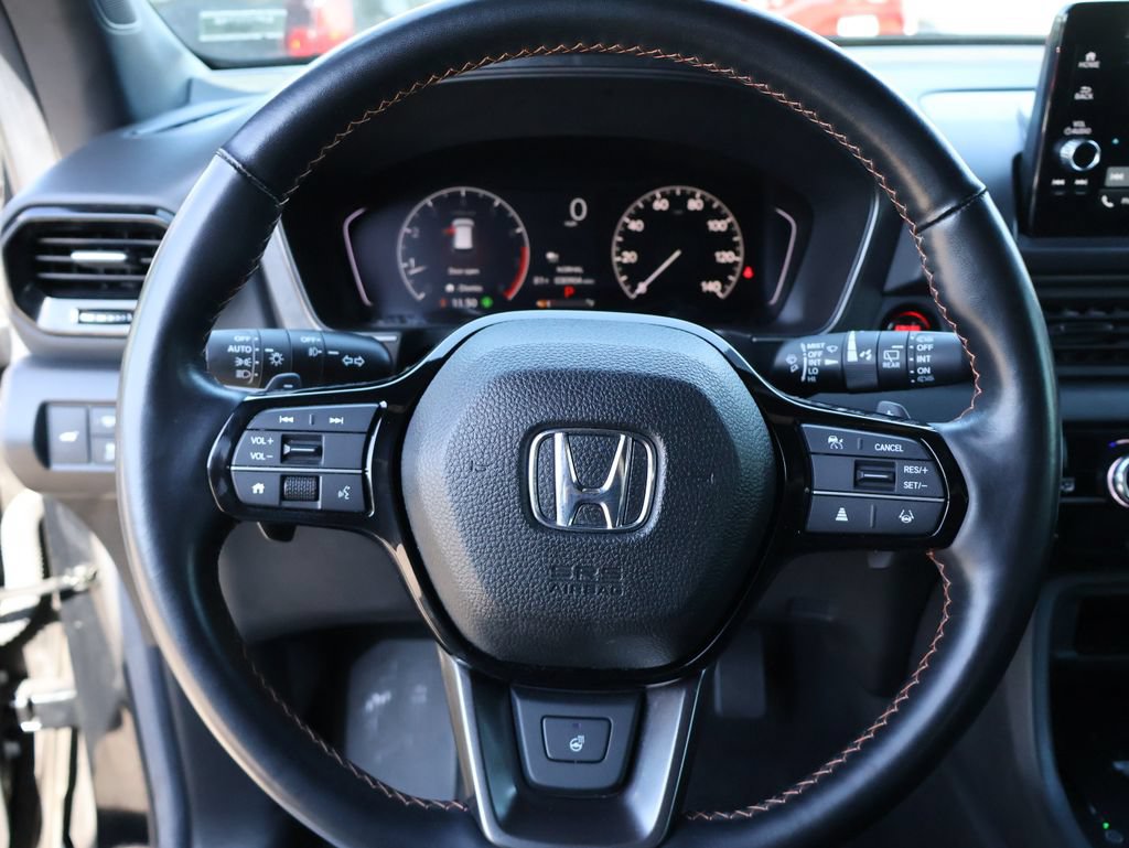 Certified 2025 Honda Pilot TrailSport image 30