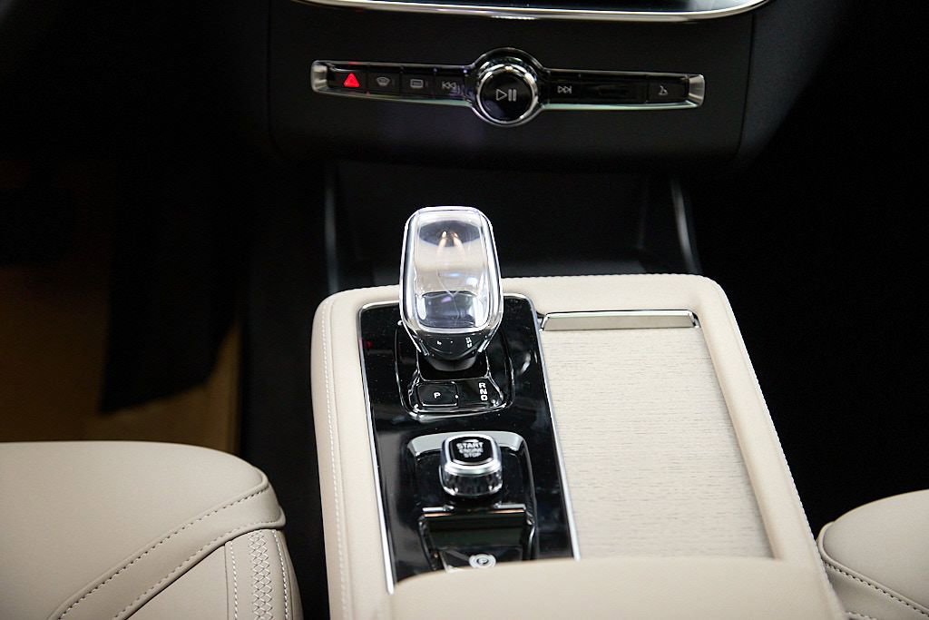 New 2026 Volvo XC90 T8 Plus w/ Protection Package image 31