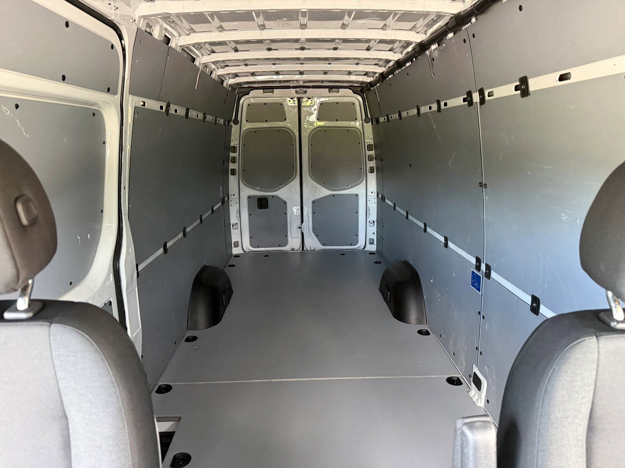 Used 2021 Mercedes-Benz Sprinter 2500 image 10
