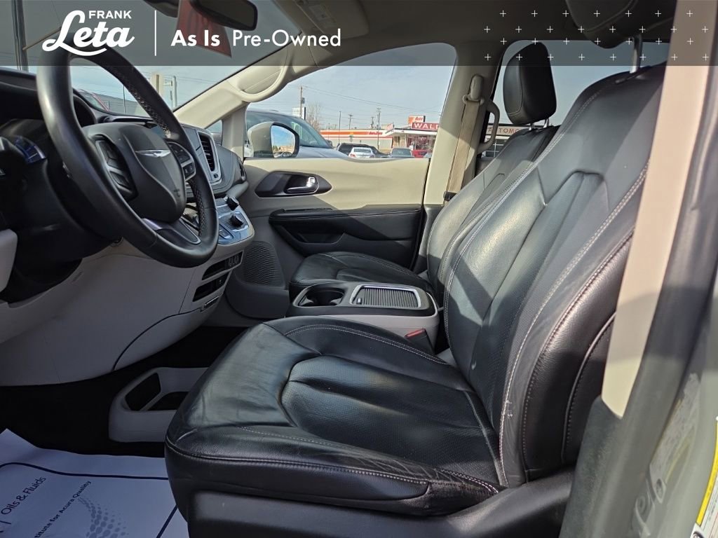 Used 2022 Chrysler Pacifica Touring-L image 21