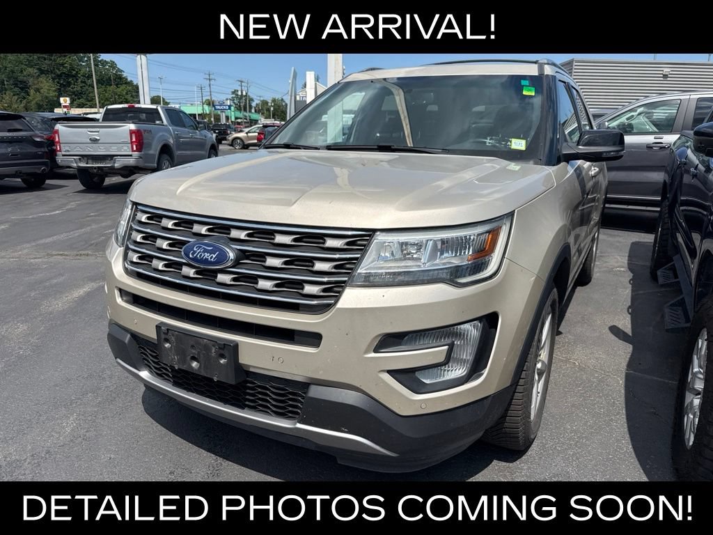 Used 2017 Ford Explorer XLT w/ Equipment Group 202A AWD/4WD image 1