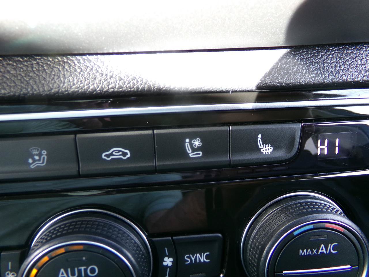 Used 2023 Volkswagen Atlas SEL AWD/4WD image 34