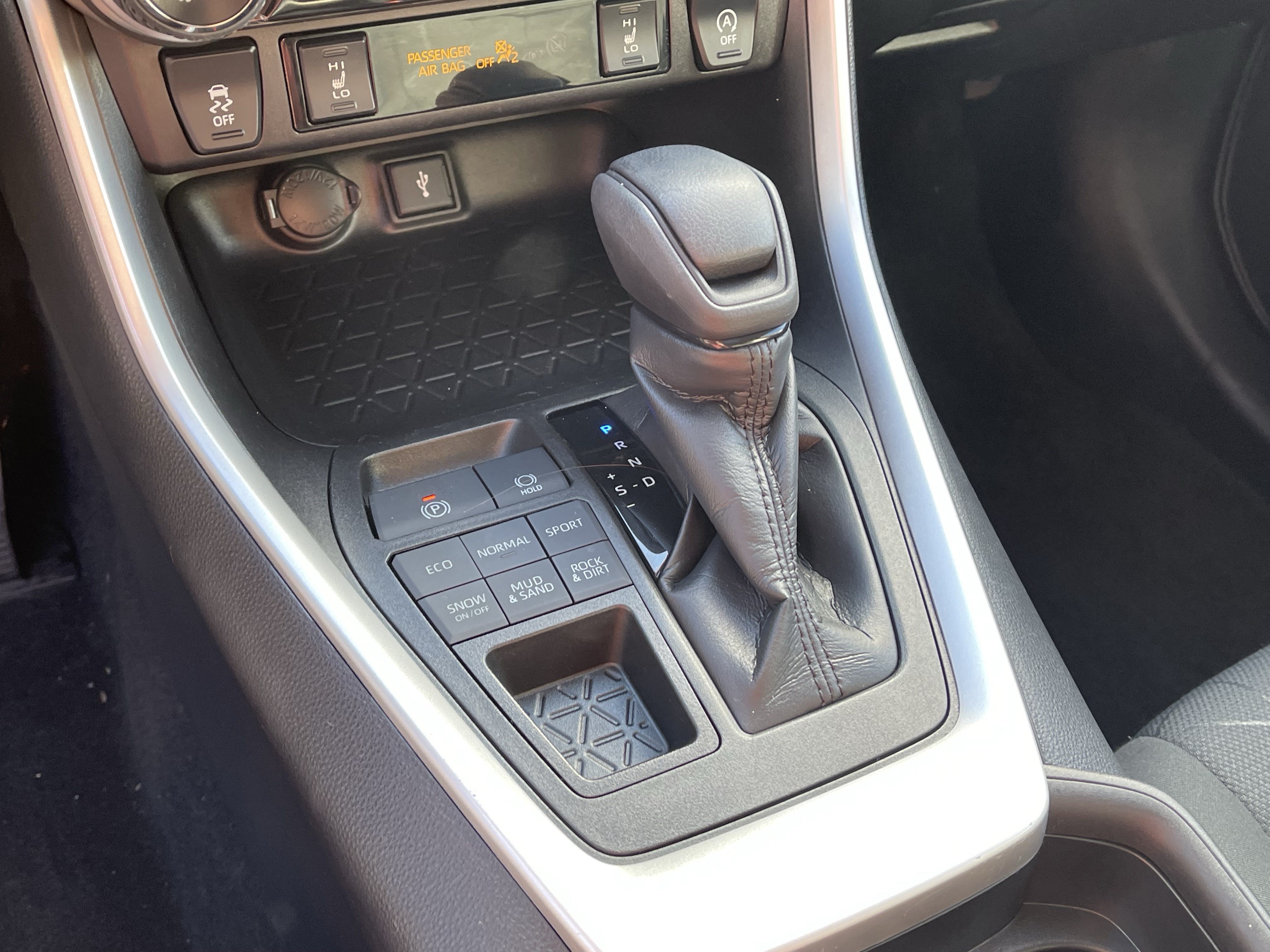 Certified 2021 Toyota RAV4 XLE w/ Convenience Package AWD/4WD image 26