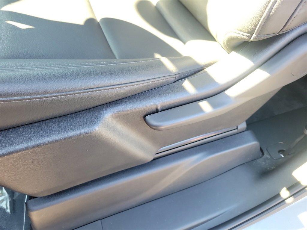 Used 2025 Chevrolet Silverado 1500 W/T image 36