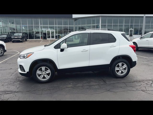 Certified 2022 Chevrolet Trax LT w/ LT Convenience Package image 5