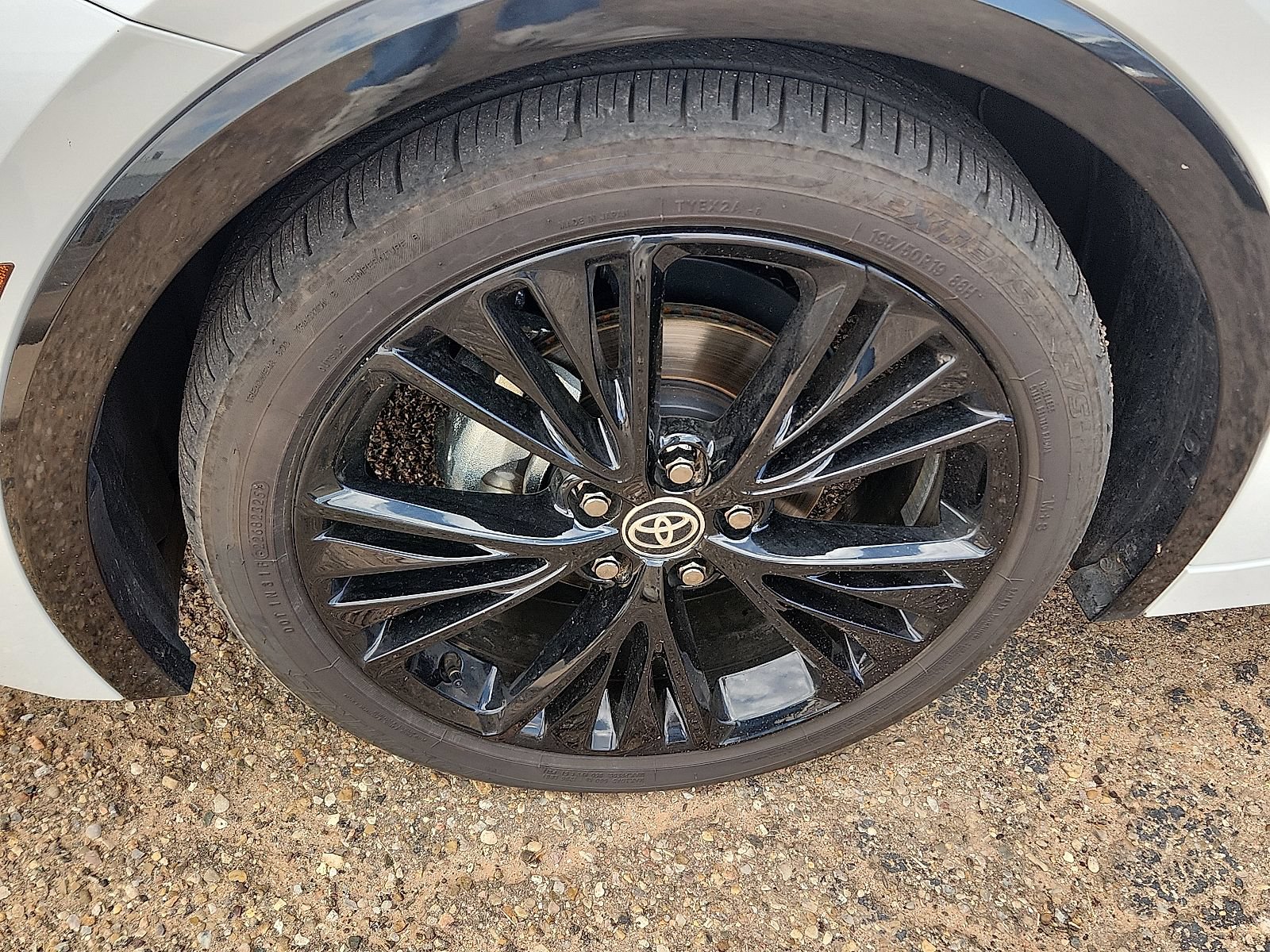 Used 2026 Toyota Prius FWD image 5