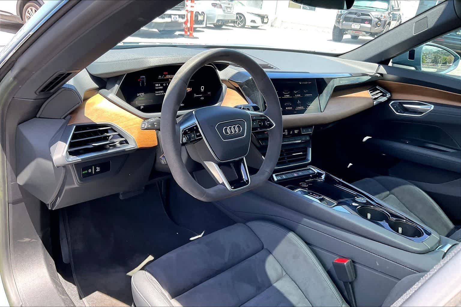 Used 2023 Audi e-tron GT Premium Plus AWD/4WD image 2