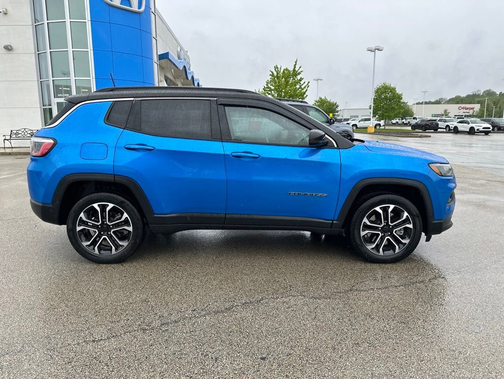 Used 2023 Jeep Compass Limited AWD/4WD image 2