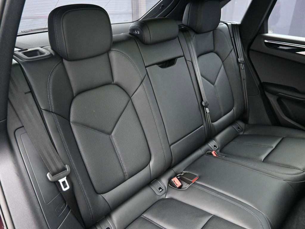 Certified 2026 Porsche Macan S AWD/4WD image 29