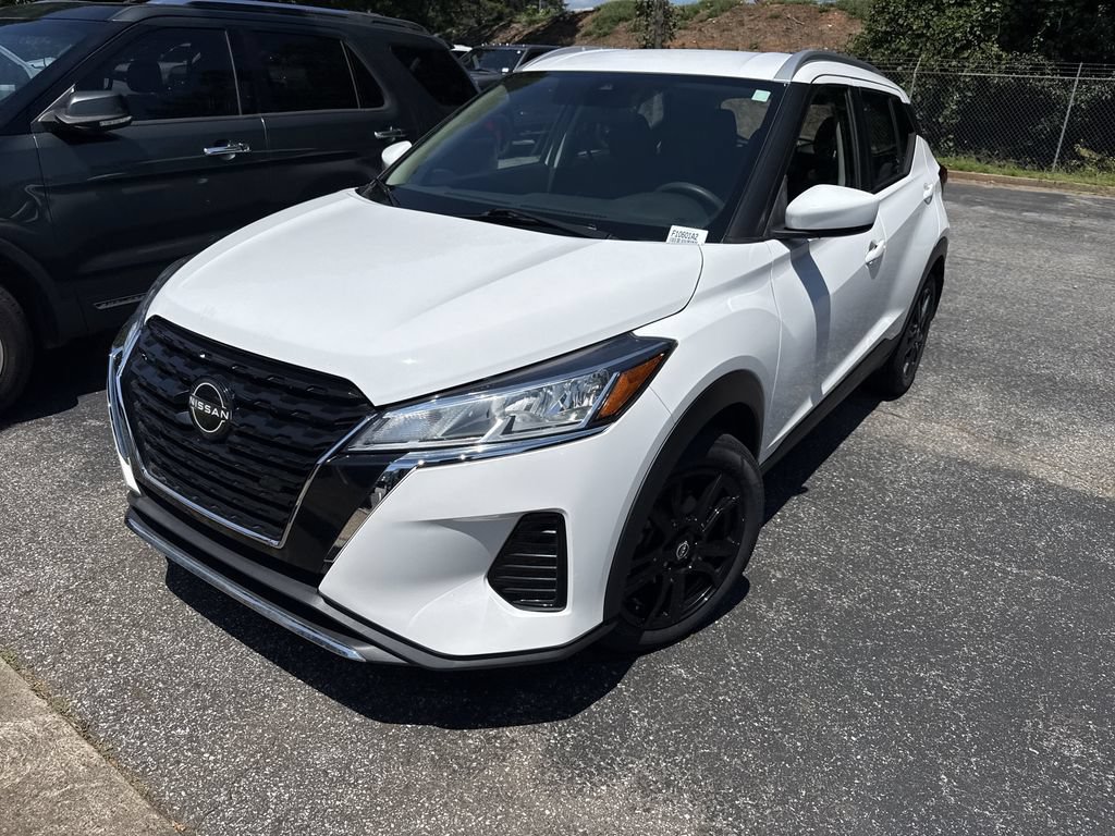 Used 2022 Nissan Kicks SV FWD image 8