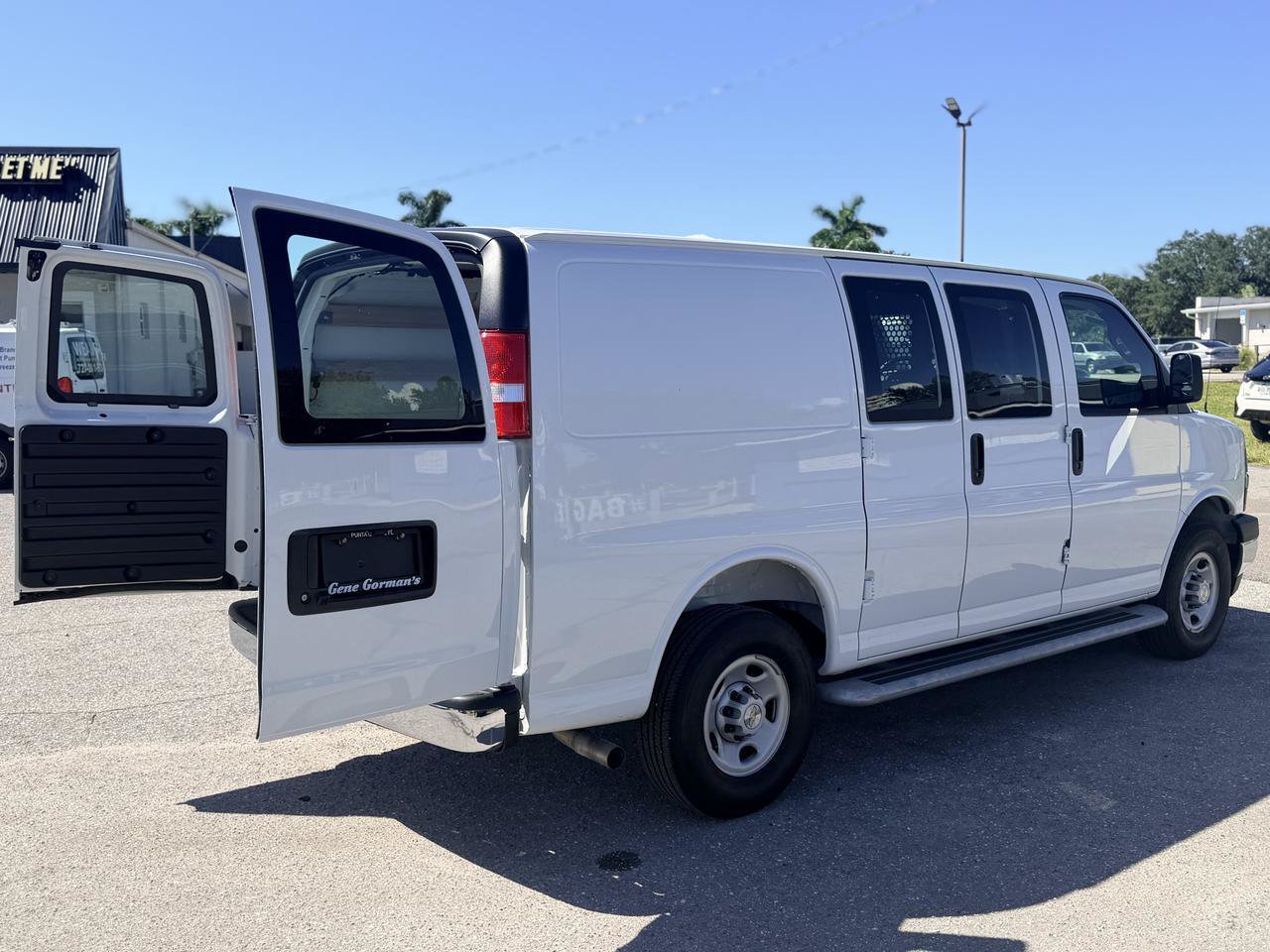 Used 2025 Chevrolet Express 2500 w/ Driver Convenience Package RWD image 9