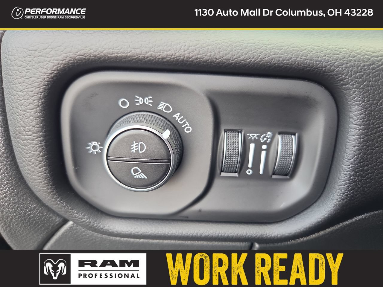 New 2026 RAM 2500 Laramie AWD/4WD image 34