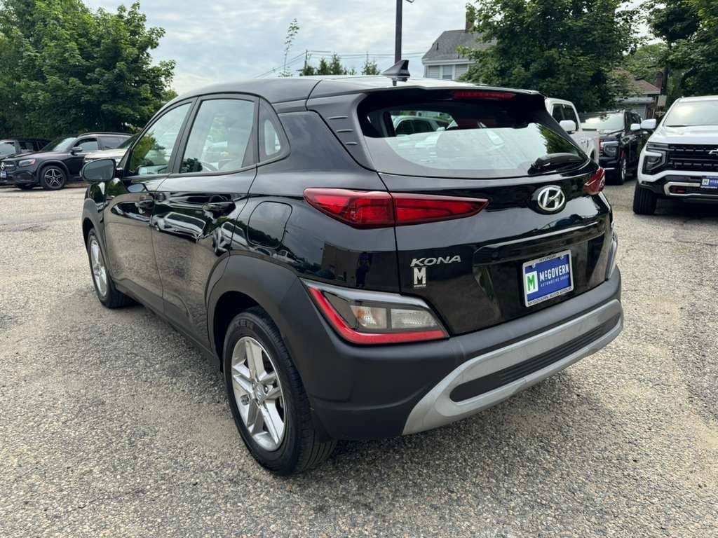 Certified 2023 Hyundai Kona SE w/ Cargo Package AWD/4WD image 4