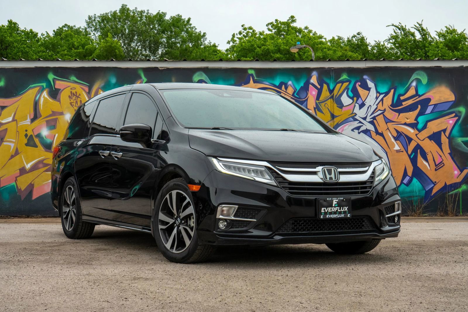 Used 2018 Honda Odyssey Elite image 2