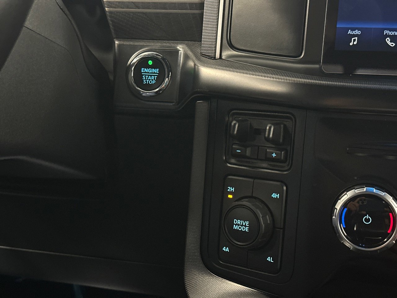 Used 2023 Ford F150 Platinum image 32