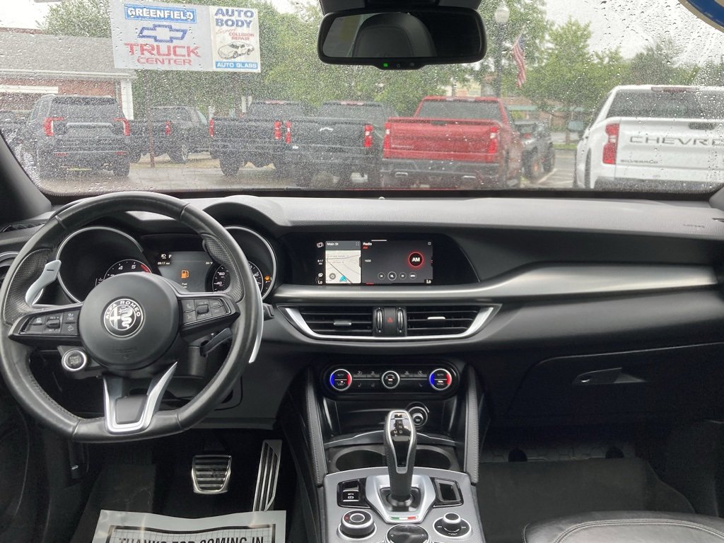 Used 2022 Alfa Romeo Stelvio Veloce image 11