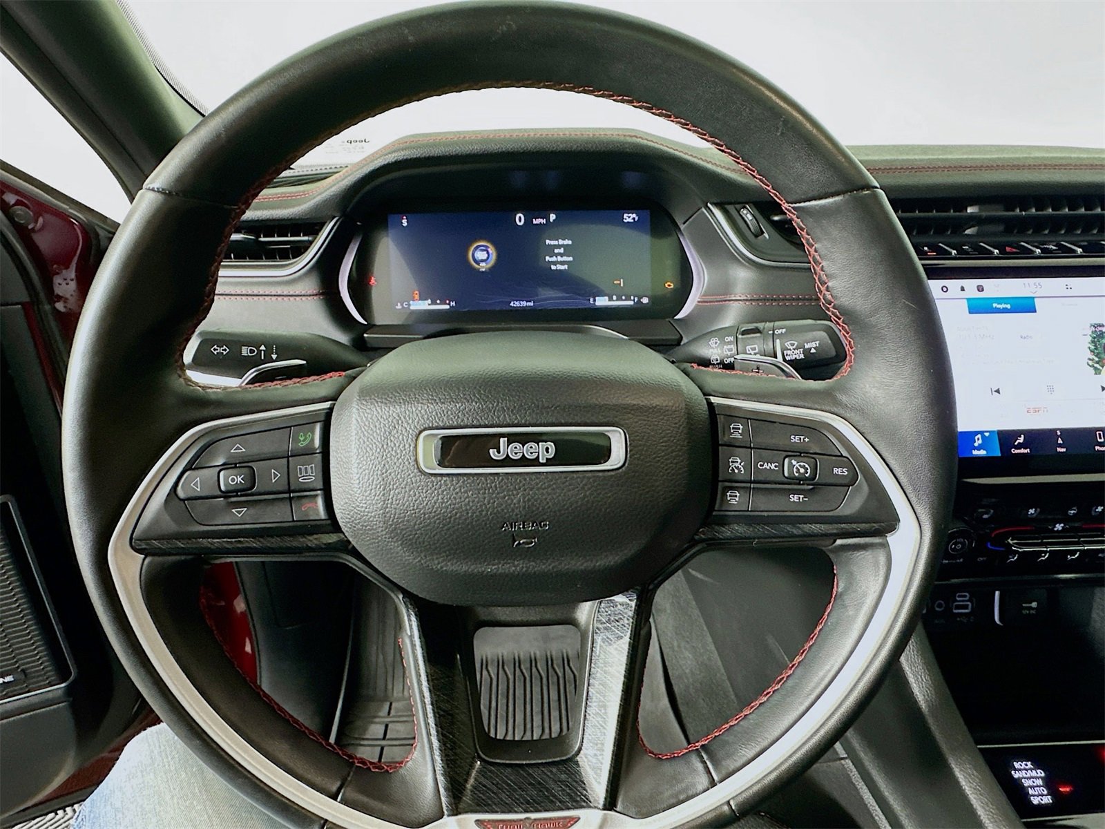 Used 2022 Jeep Grand Cherokee Trailhawk image 11