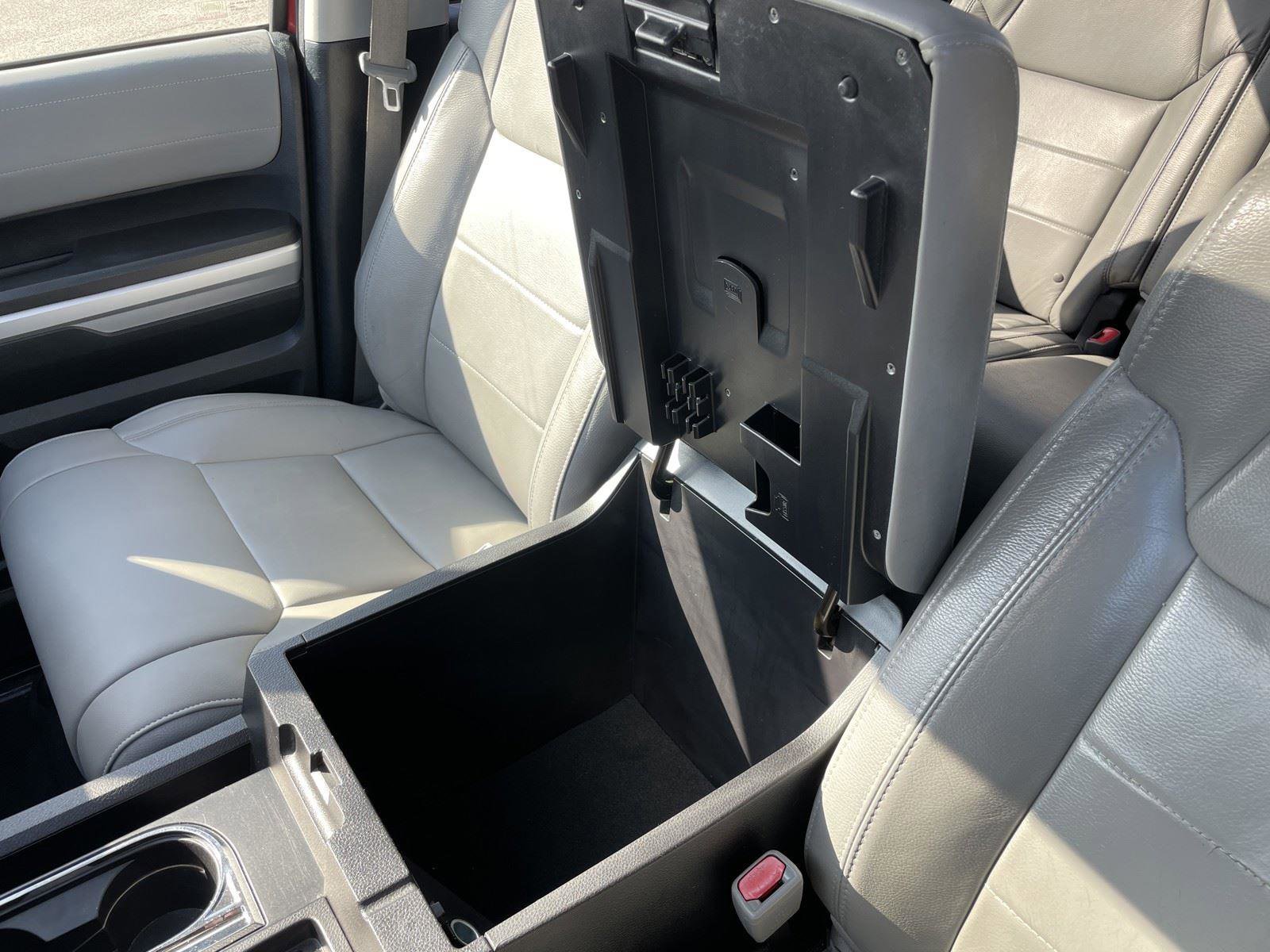 Used 2015 Toyota Tundra Limited image 27