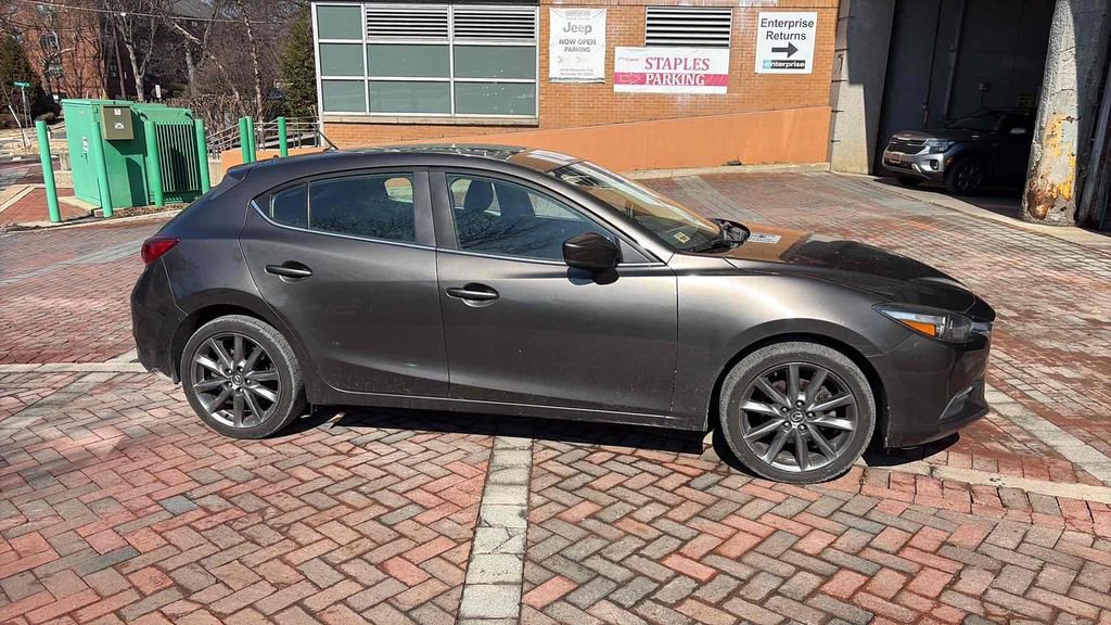 Used 2018 MAZDA MAZDA3 Touring image 8