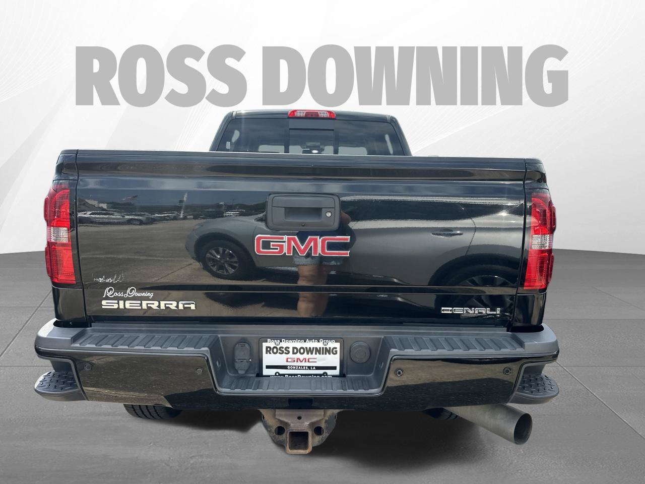 Used 2015 GMC Sierra 2500 Denali w/ Duramax Plus Package AWD/4WD image 5