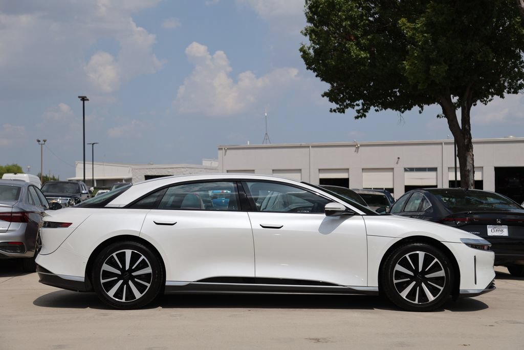 Used 2024 Lucid Air Pure RWD image 3