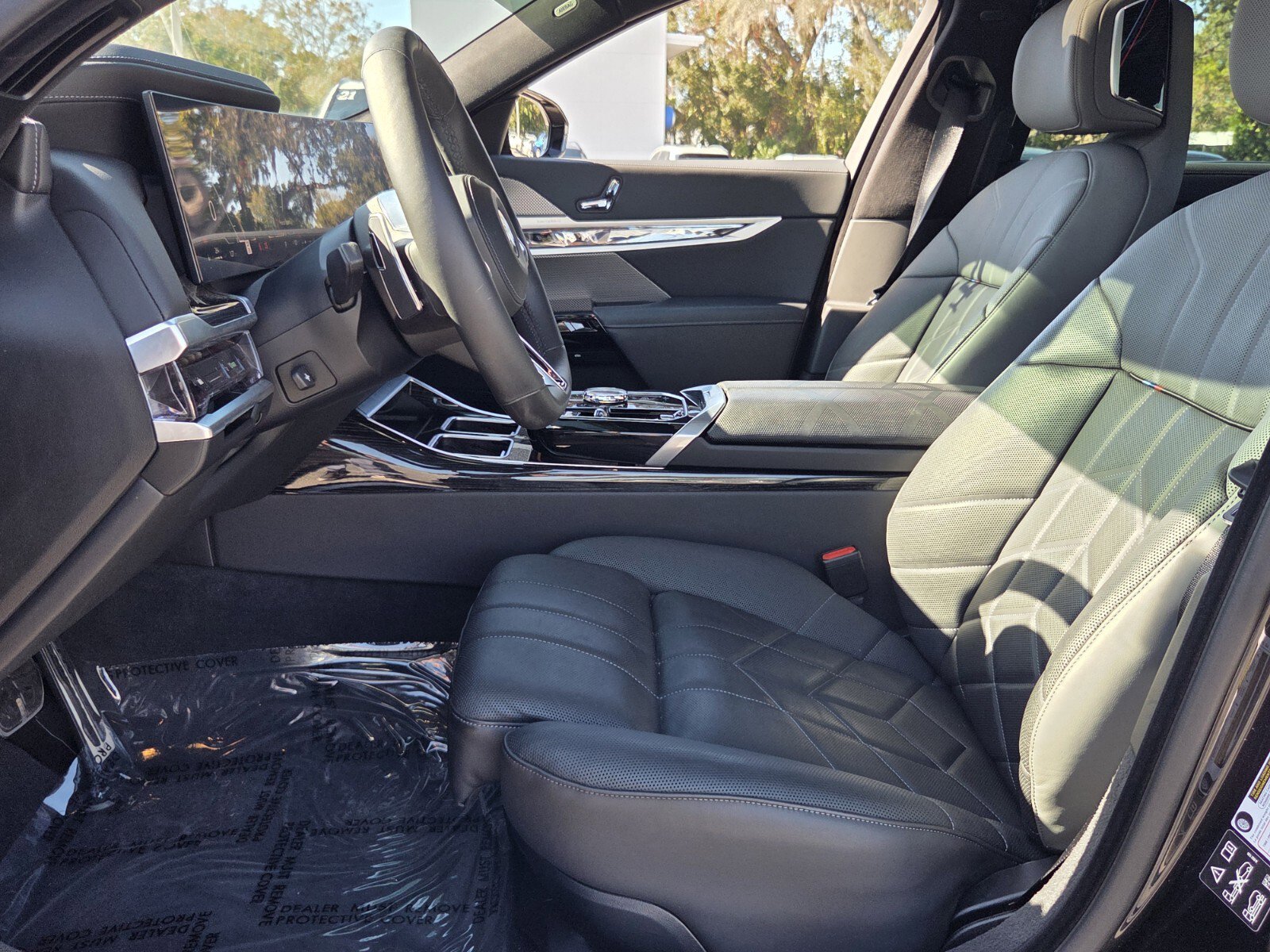 Used 2024 BMW 760i xDrive w/ Executive Package image 10