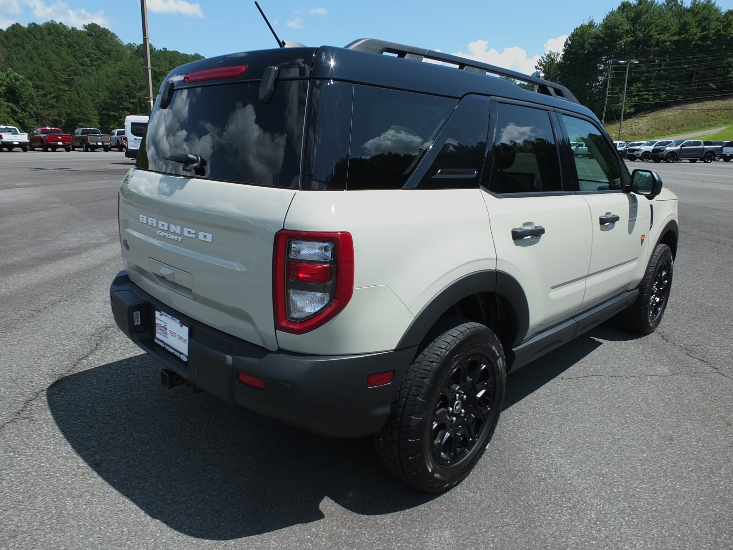 Used 2025 Ford Bronco Sport Badlands AWD/4WD image 3