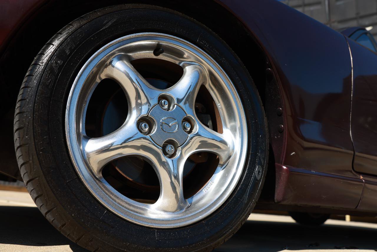 Used 2000 MAZDA MX-5 Miata RWD image 26