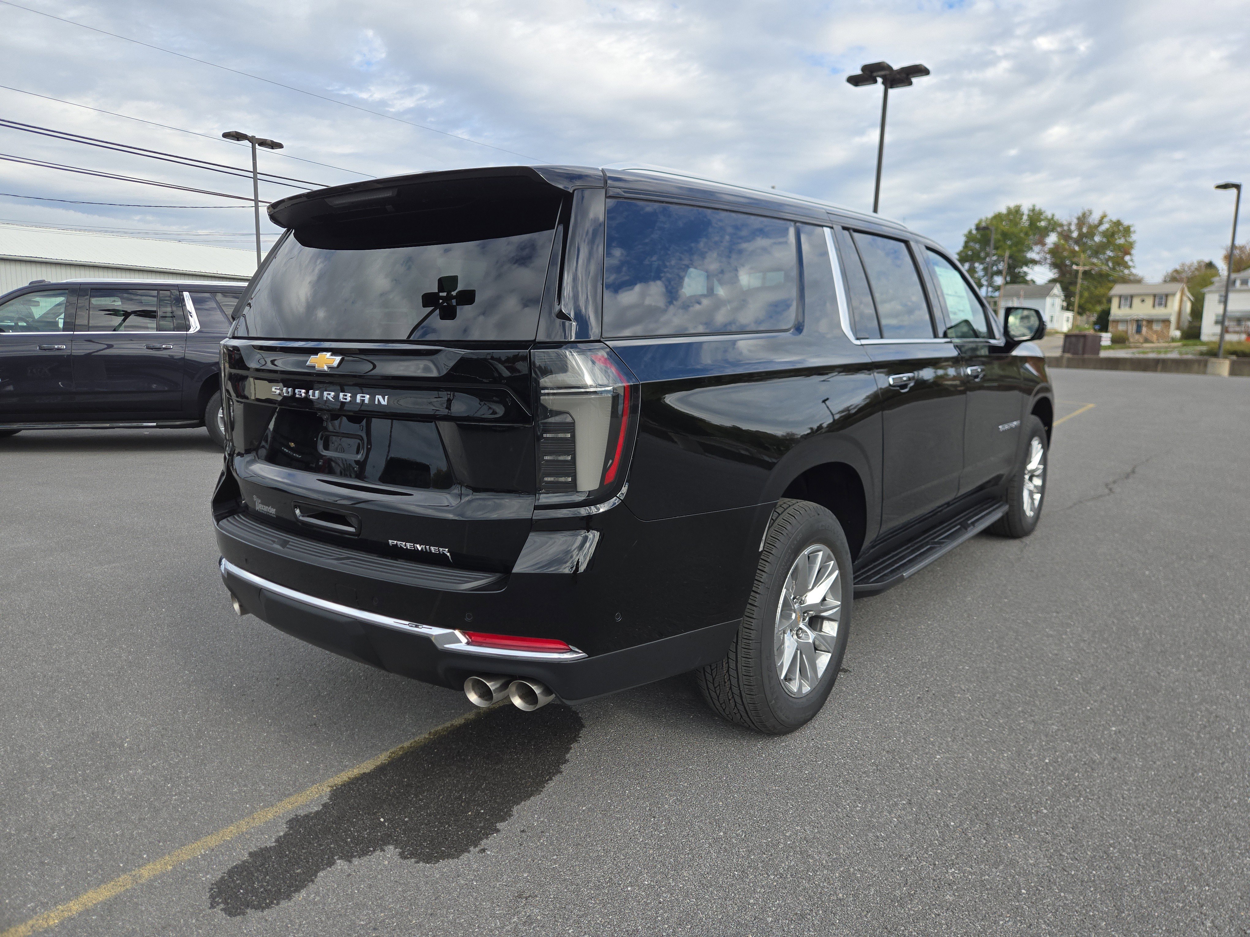 New 2026 Chevrolet Suburban Premier image 3