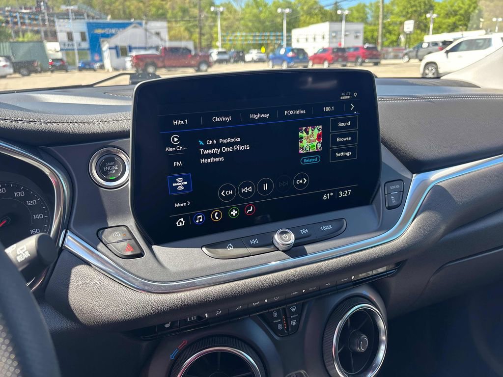 Used 2025 Chevrolet Blazer LT AWD/4WD image 16