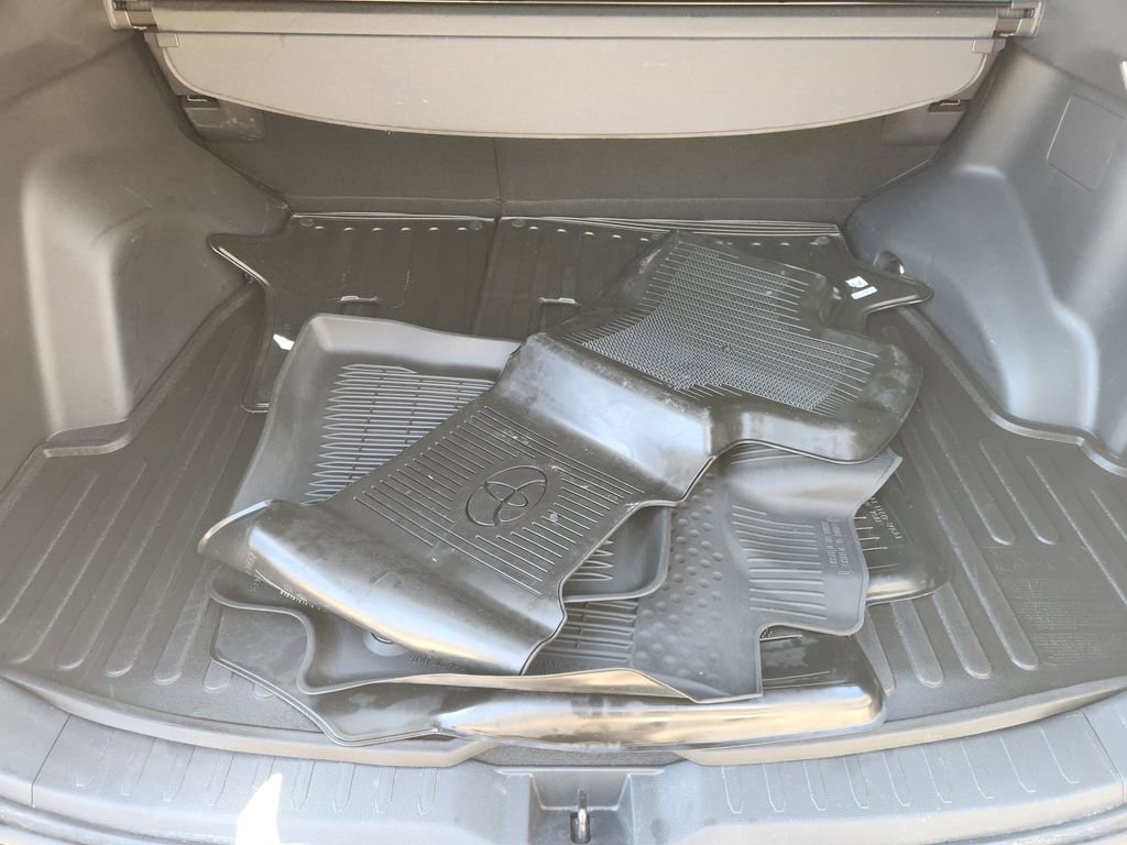 Used 2021 Toyota RAV4 SE w/ Weather & Moonroof Package AWD/4WD image 29