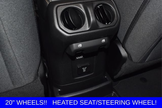 Used 2025 Jeep Wrangler Unlimited Sahara AWD/4WD image 25