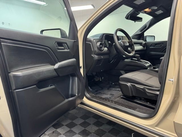 Used 2024 Chevrolet Colorado Trail Boss w/ Advanced Trailering Package AWD/4WD image 11