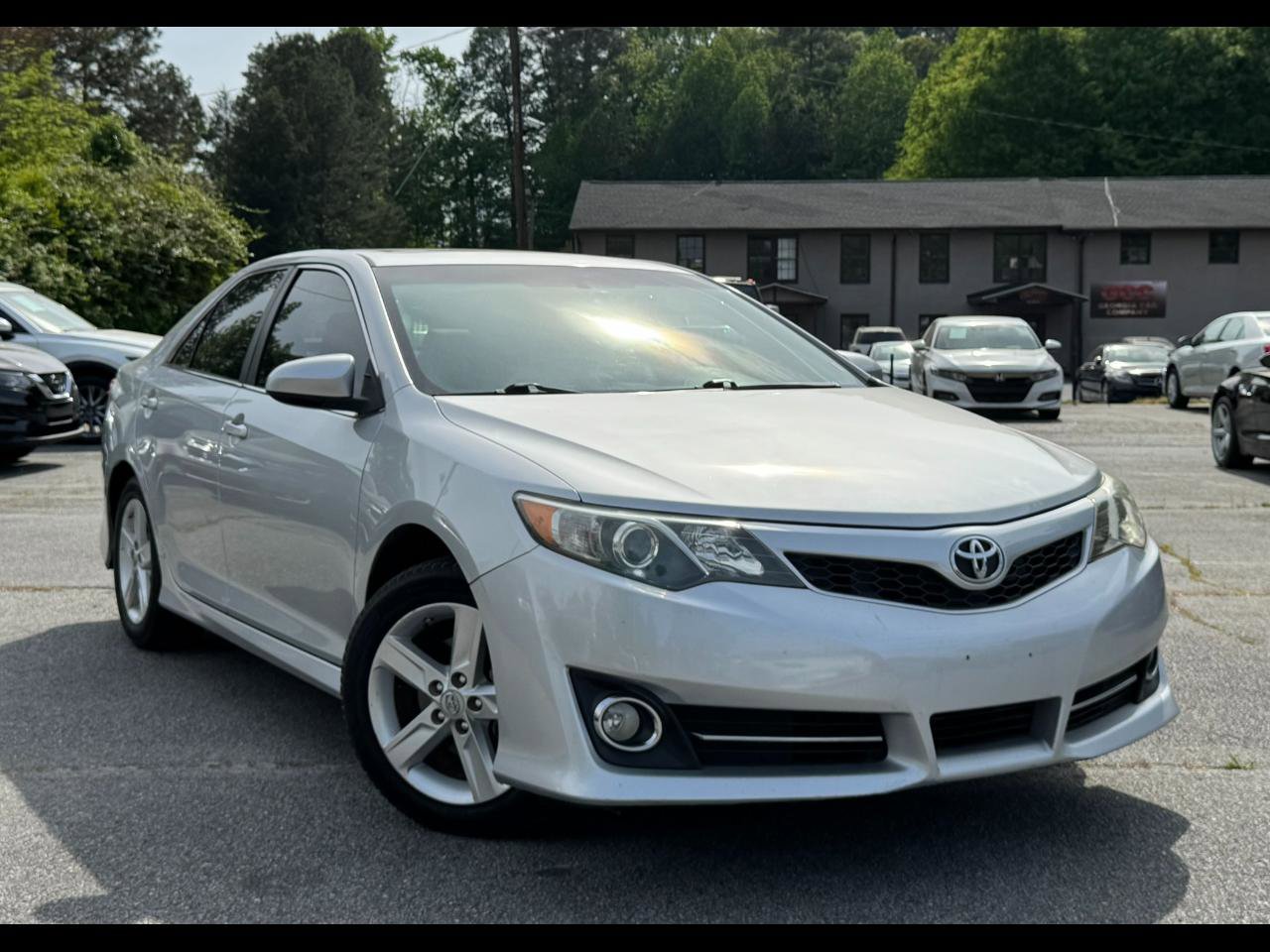Used 2012 Toyota Camry SE w/ Convenience Pkg FWD image 1