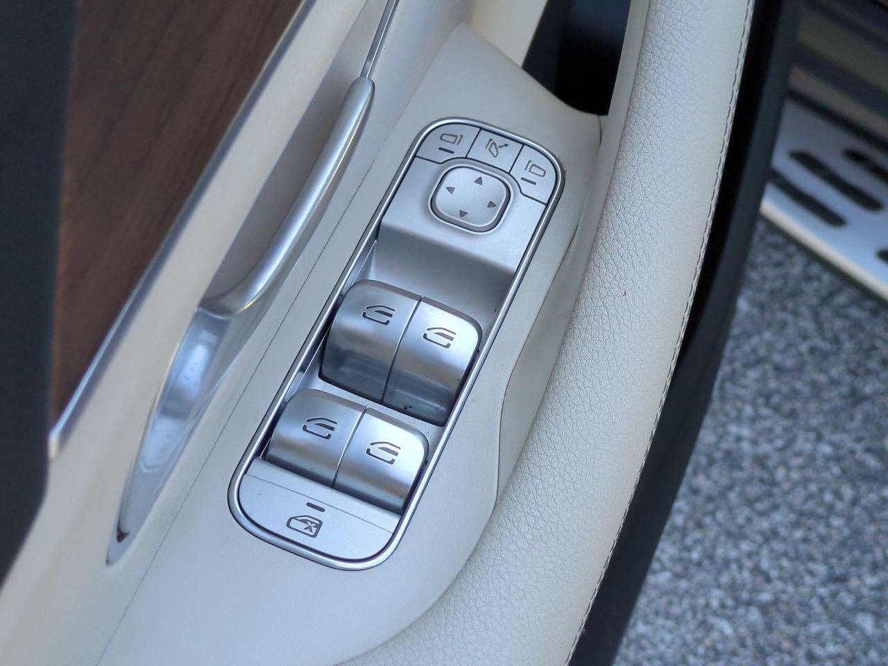 Used 2024 Mercedes-Benz GLE 350 4MATIC image 15