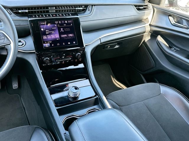 Used 2024 Jeep Grand Cherokee Altitude image 22