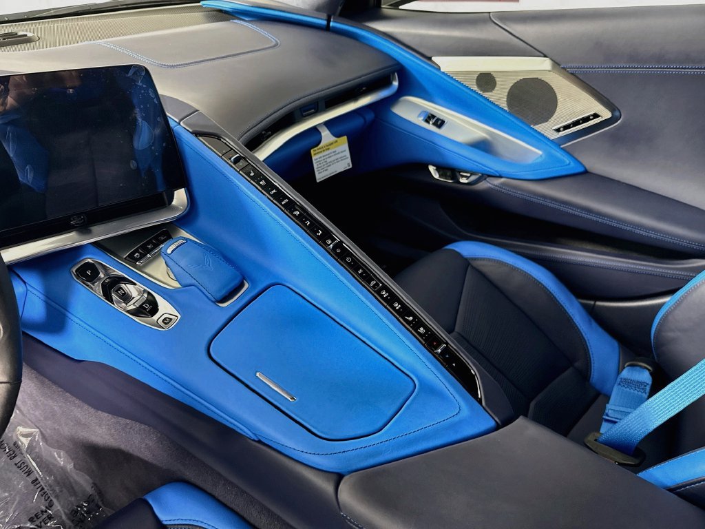 Used 2024 Chevrolet Corvette Stingray Premium Cpe w/ Z51 Performance Package RWD image 27