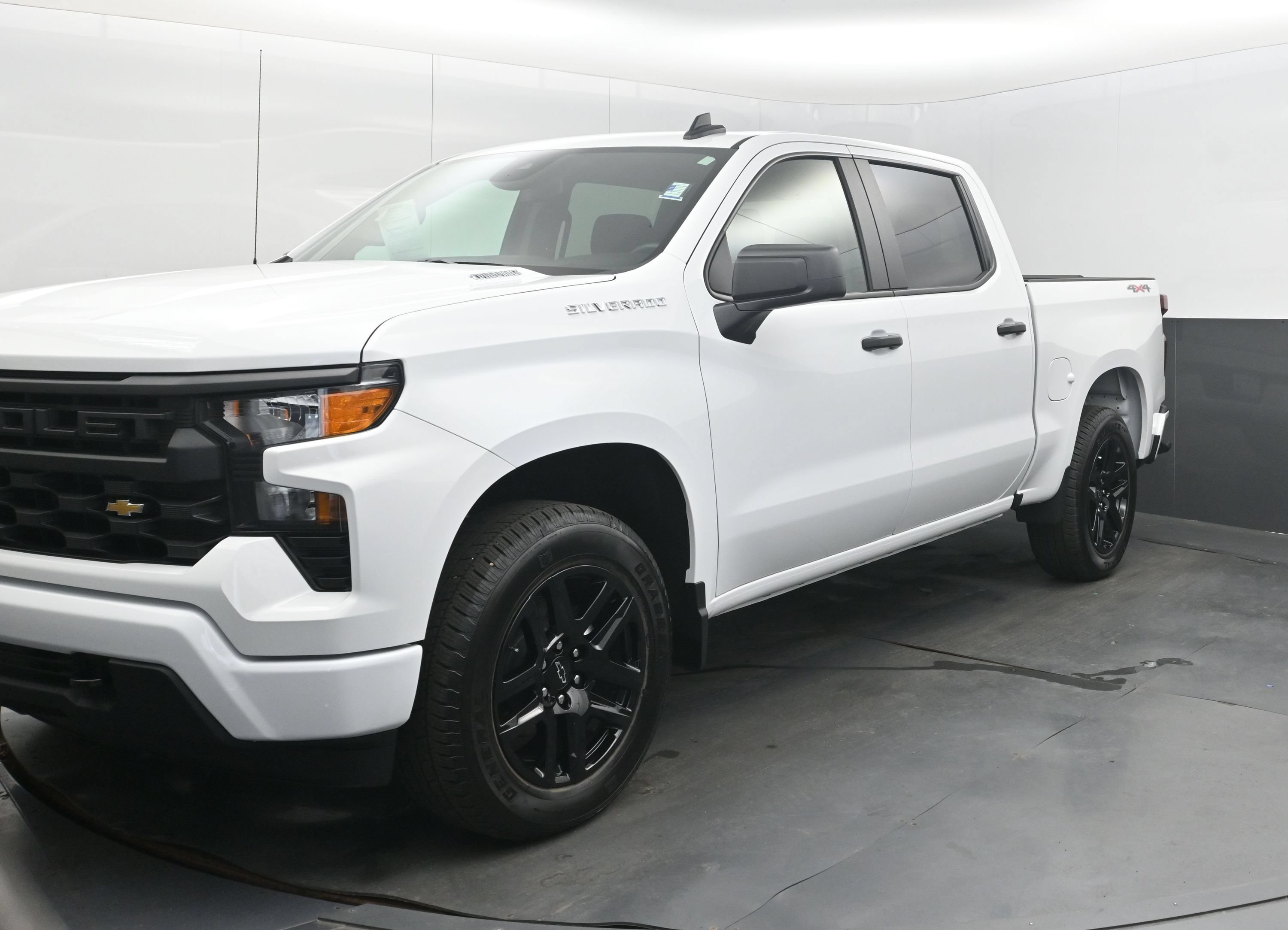 Used 2026 Chevrolet Silverado 1500 Custom AWD/4WD image 4
