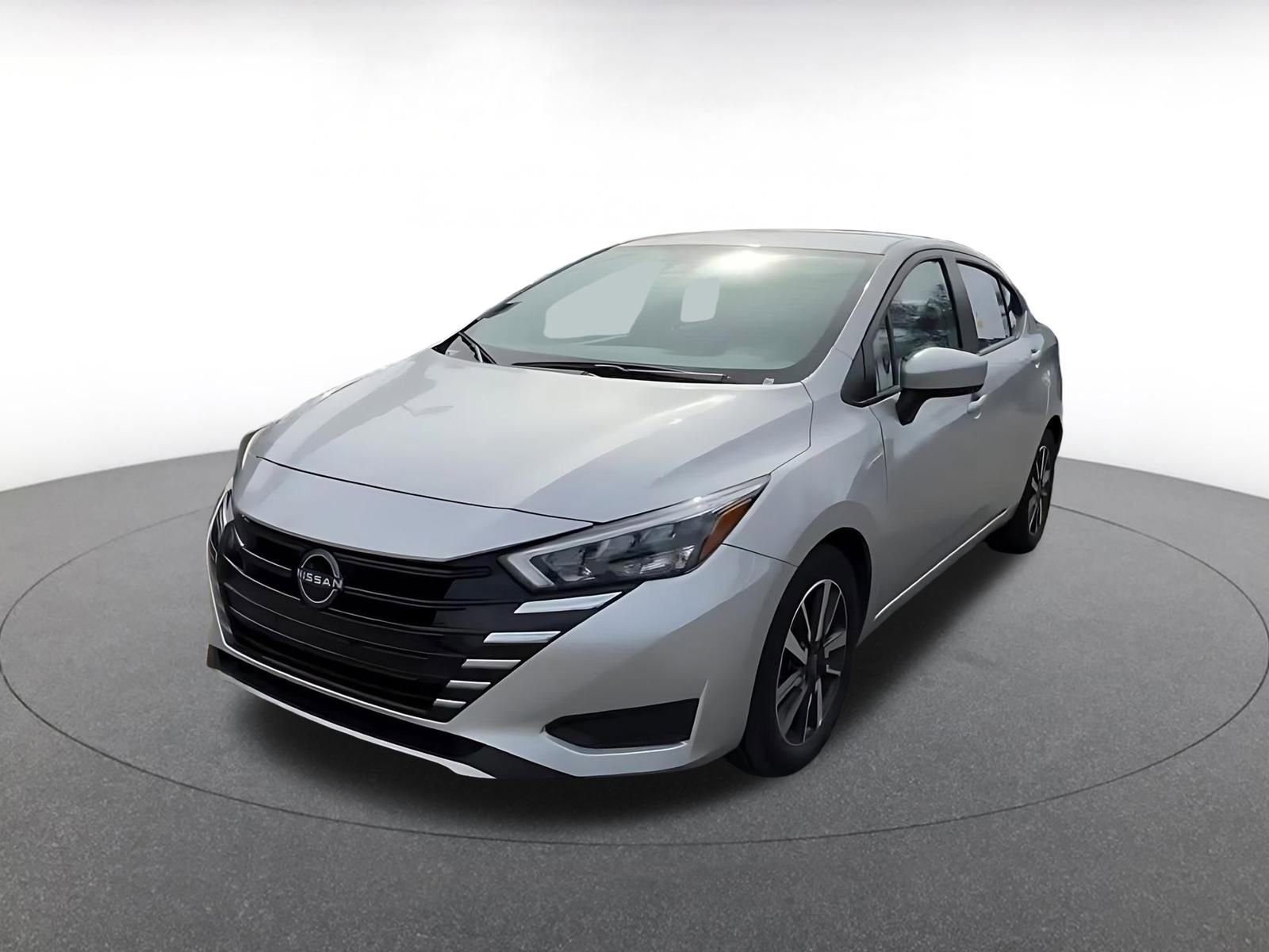 Used 2025 Nissan Versa SV image 7