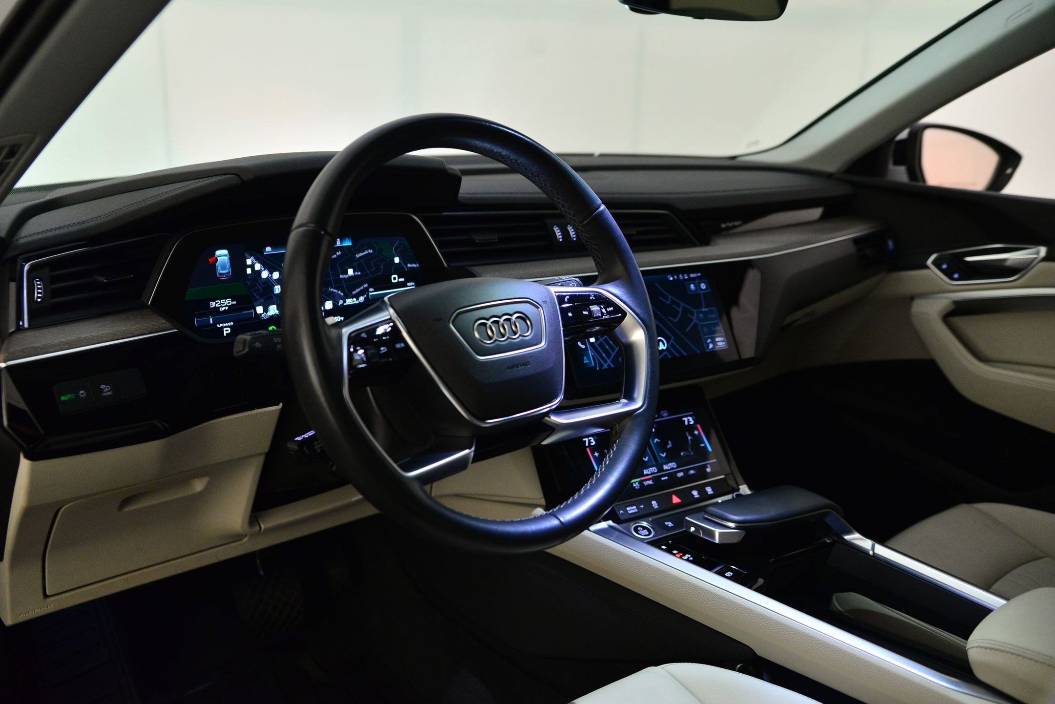 Certified 2024 Audi Q8 e-tron Premium image 3