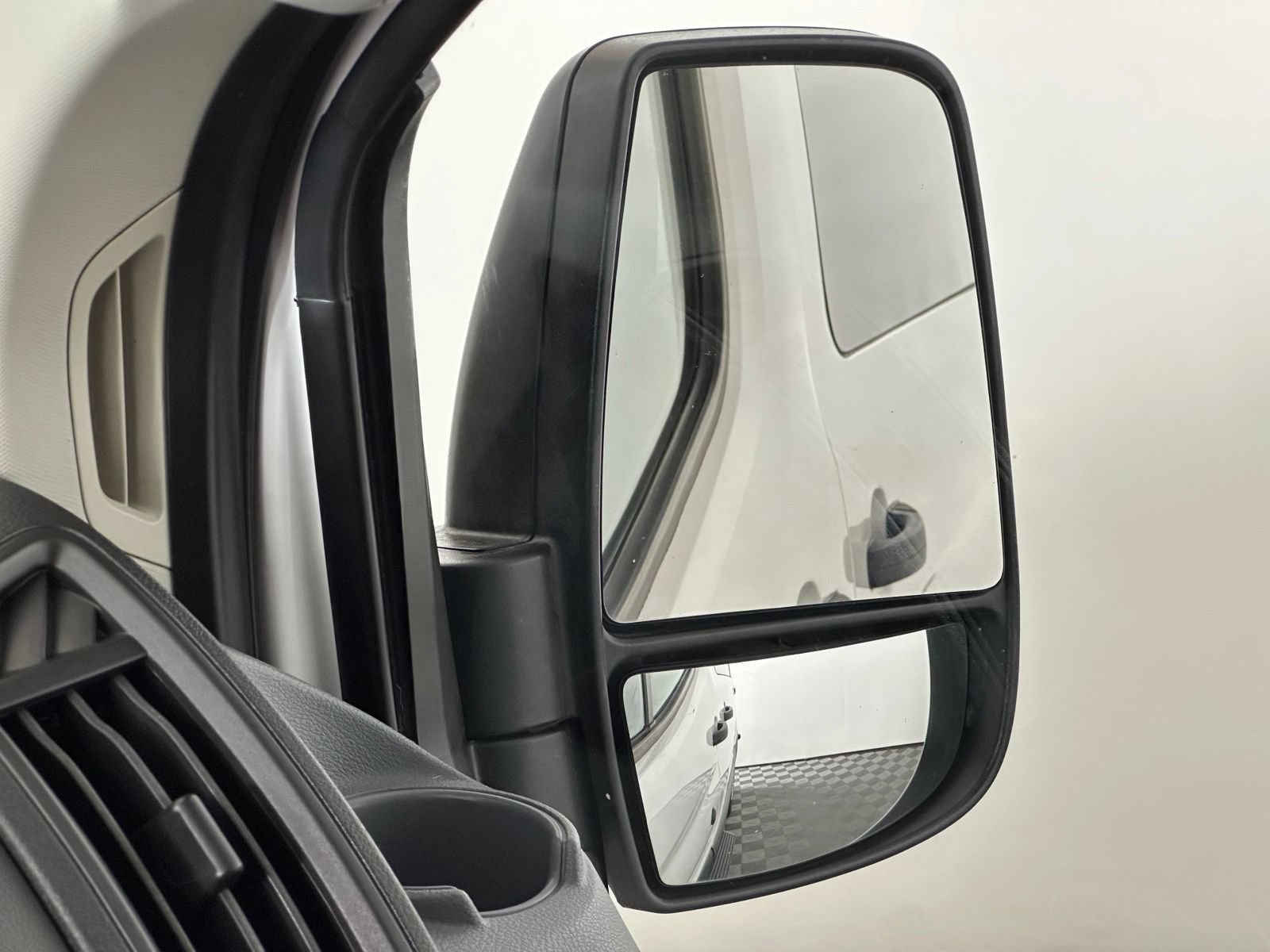 Used 2019 Ford Transit 350 XLT RWD image 22