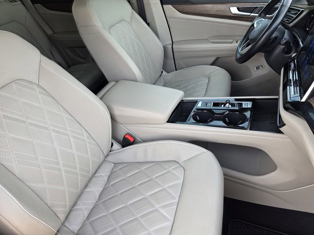 Used 2025 Volkswagen Atlas SEL Premium R-Line image 12