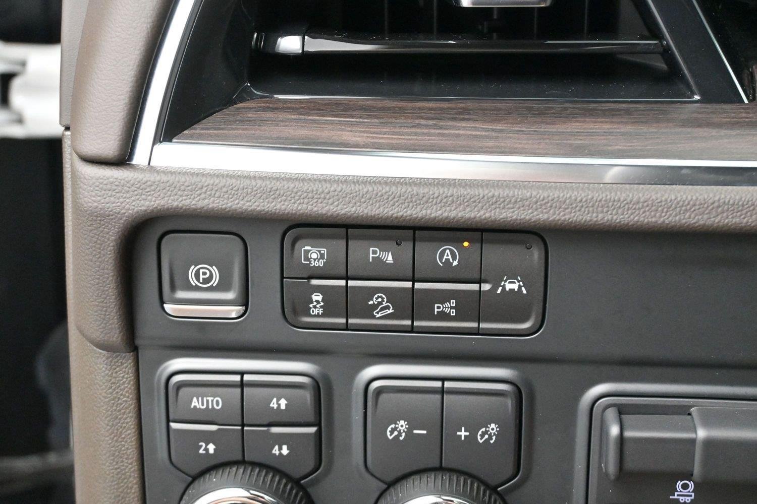 Used 2025 Chevrolet Tahoe Z71 w/ Z71 Off-Road Package AWD/4WD image 25