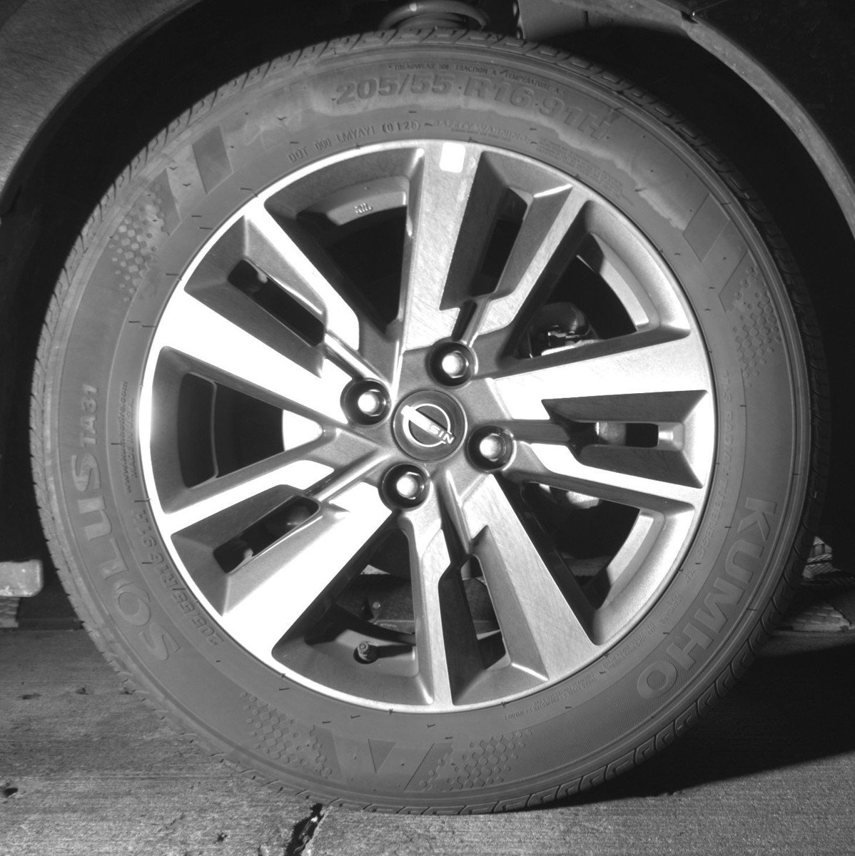 Used 2025 Nissan Versa SV image 13