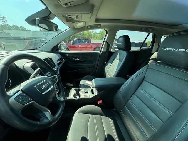 Used 2024 GMC Terrain Denali w/ Denali Premium Package AWD/4WD image 3