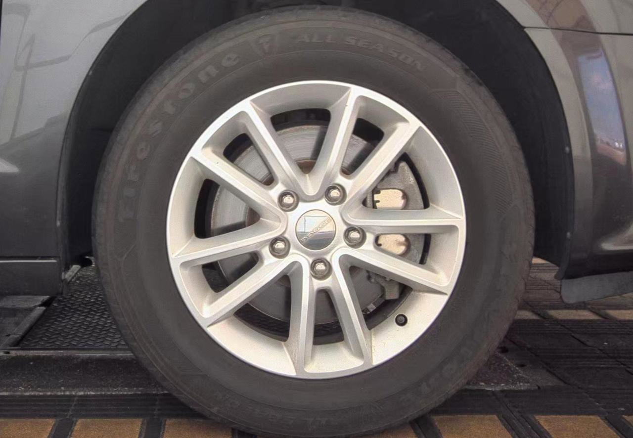 Used 2018 Dodge Grand Caravan SXT FWD image 9