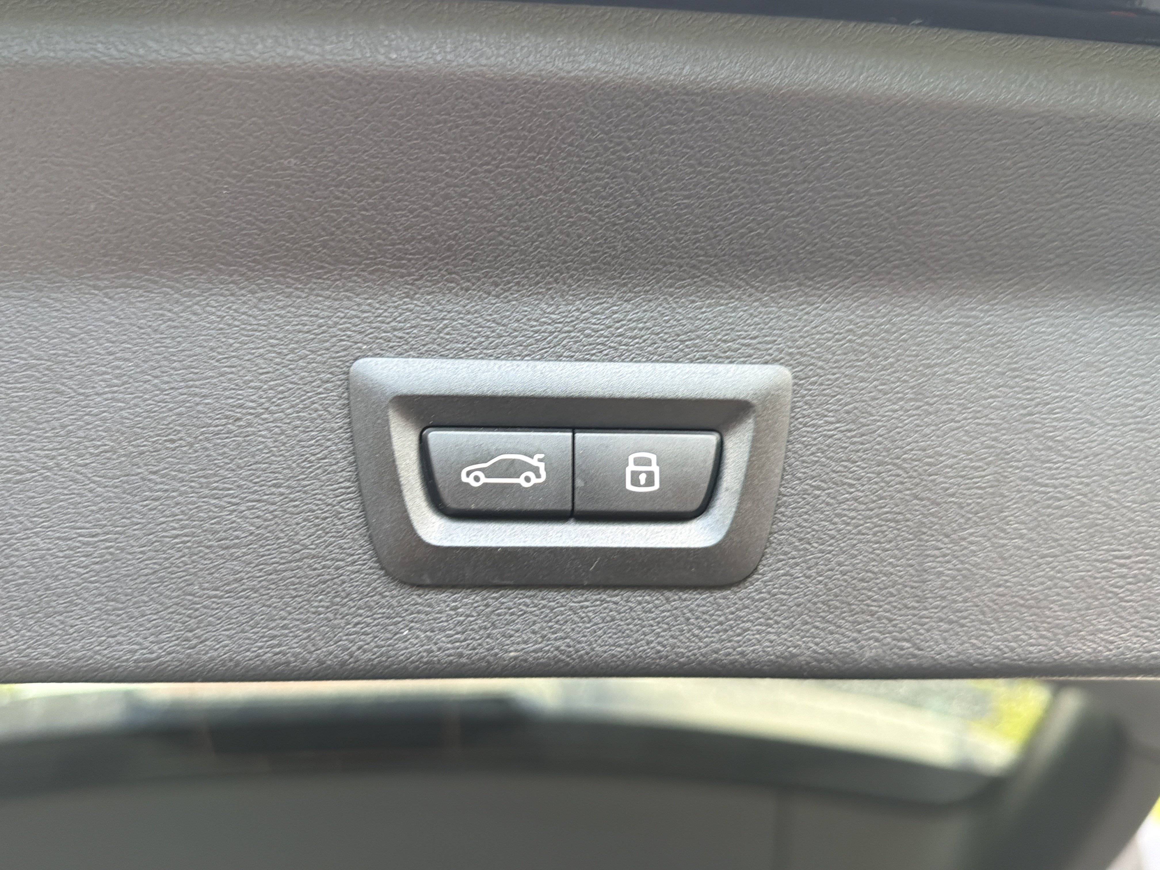 Used 2024 BMW X3 sDrive30i w/ Premium Package RWD image 36
