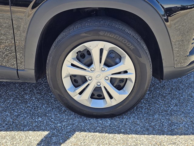 Used 2026 Chevrolet Trax LS FWD image 6