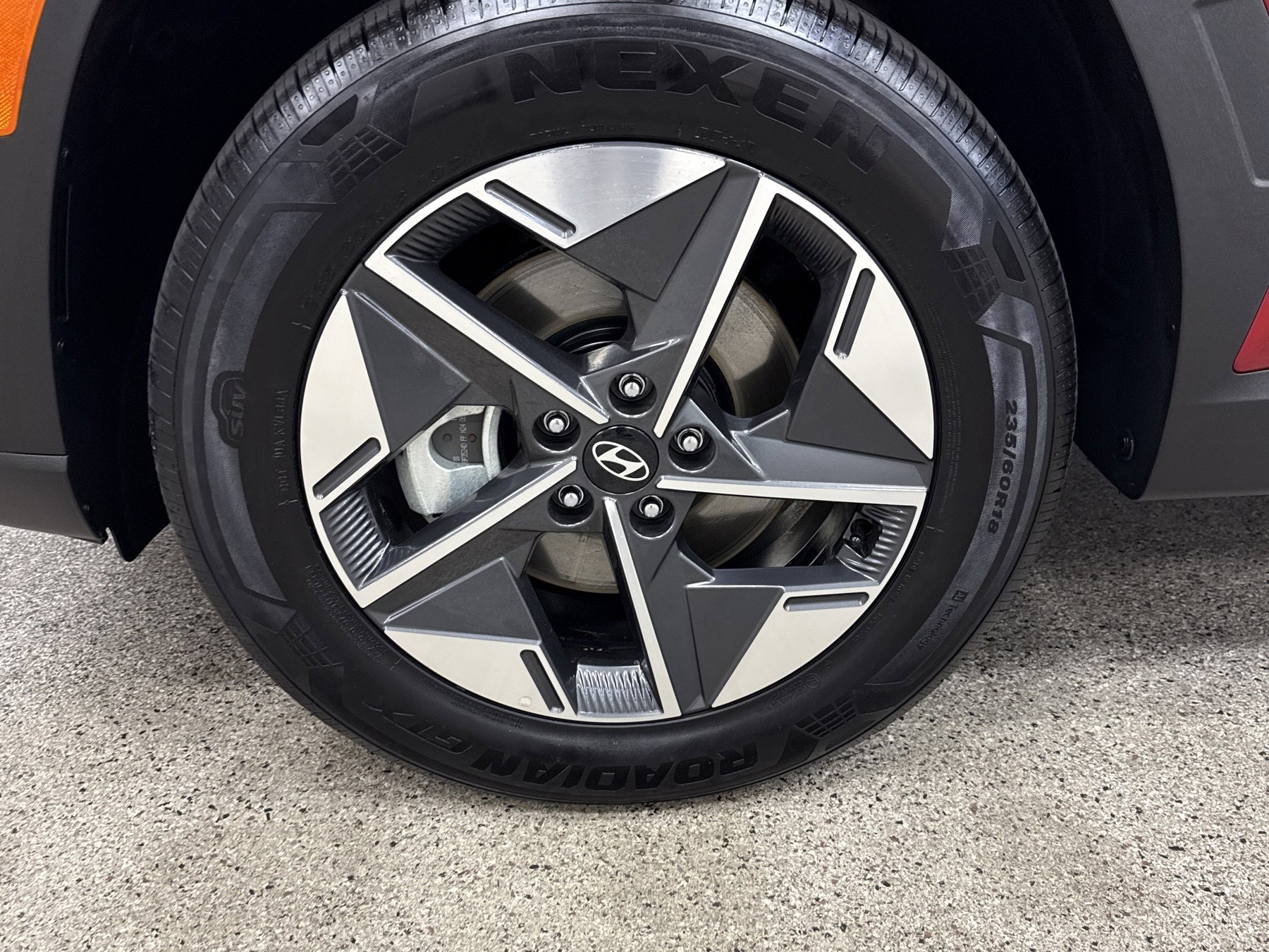 Used 2025 Hyundai Tucson SEL image 2